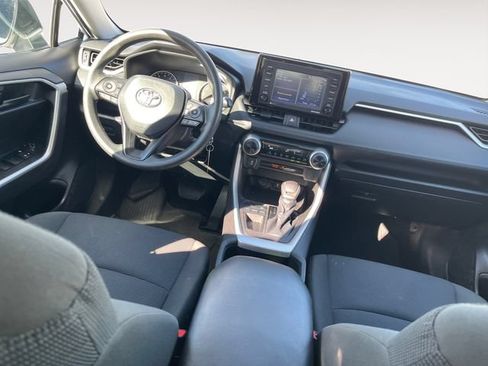 Used 2022 Toyota RAV4 LE FWD image 10