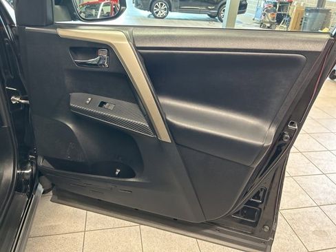 Used 2014 Toyota RAV4 Limited image 22