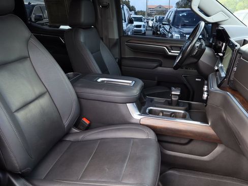 Used 2022 GMC Sierra 1500 SLT w/ SLT Premium Plus Package AWD/4WD image 28