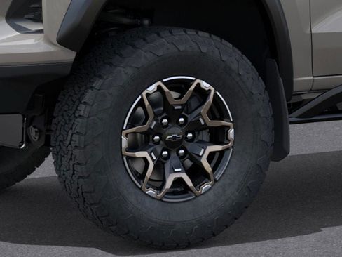 Used 2026 Chevrolet Colorado ZR2 w/ Technology Package AWD/4WD image 46
