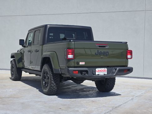 Used 2022 Jeep Gladiator Willys image 6