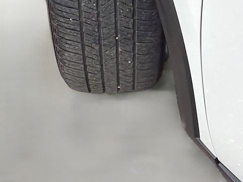 Used 2023 Toyota Crown Limited image 40