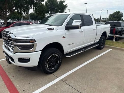 Used 2025 RAM 2500 Laramie AWD/4WD image 2