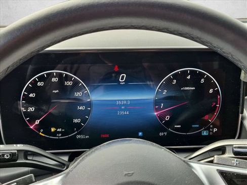 Used 2023 Mercedes-Benz GLC 300 image 9