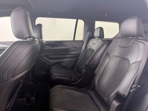New 2025 Jeep Grand Cherokee L Altitude RWD image 22