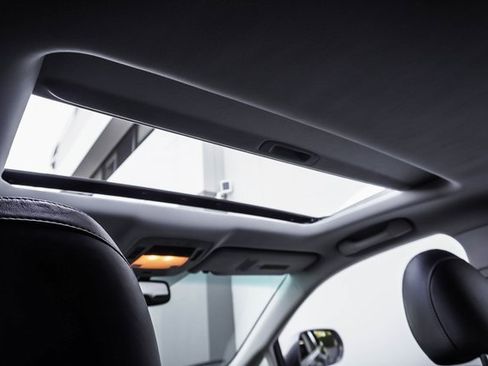 Used 2013 Lexus RX 450h AWD w/ Navigation Pkg image 21