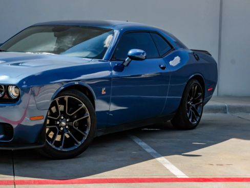 Used 2020 Dodge Challenger R/T Scat Pack RWD image 9