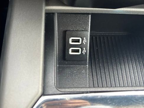 Used 2019 Ford Expedition XLT RWD image 26
