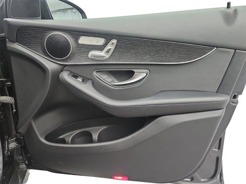 Used 2021 Mercedes-Benz GLC 300 4MATIC image 25