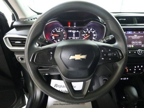 Used 2021 Chevrolet TrailBlazer LS image 18