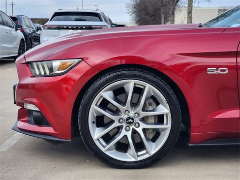 Used 2017 Ford Mustang GT Premium image 8