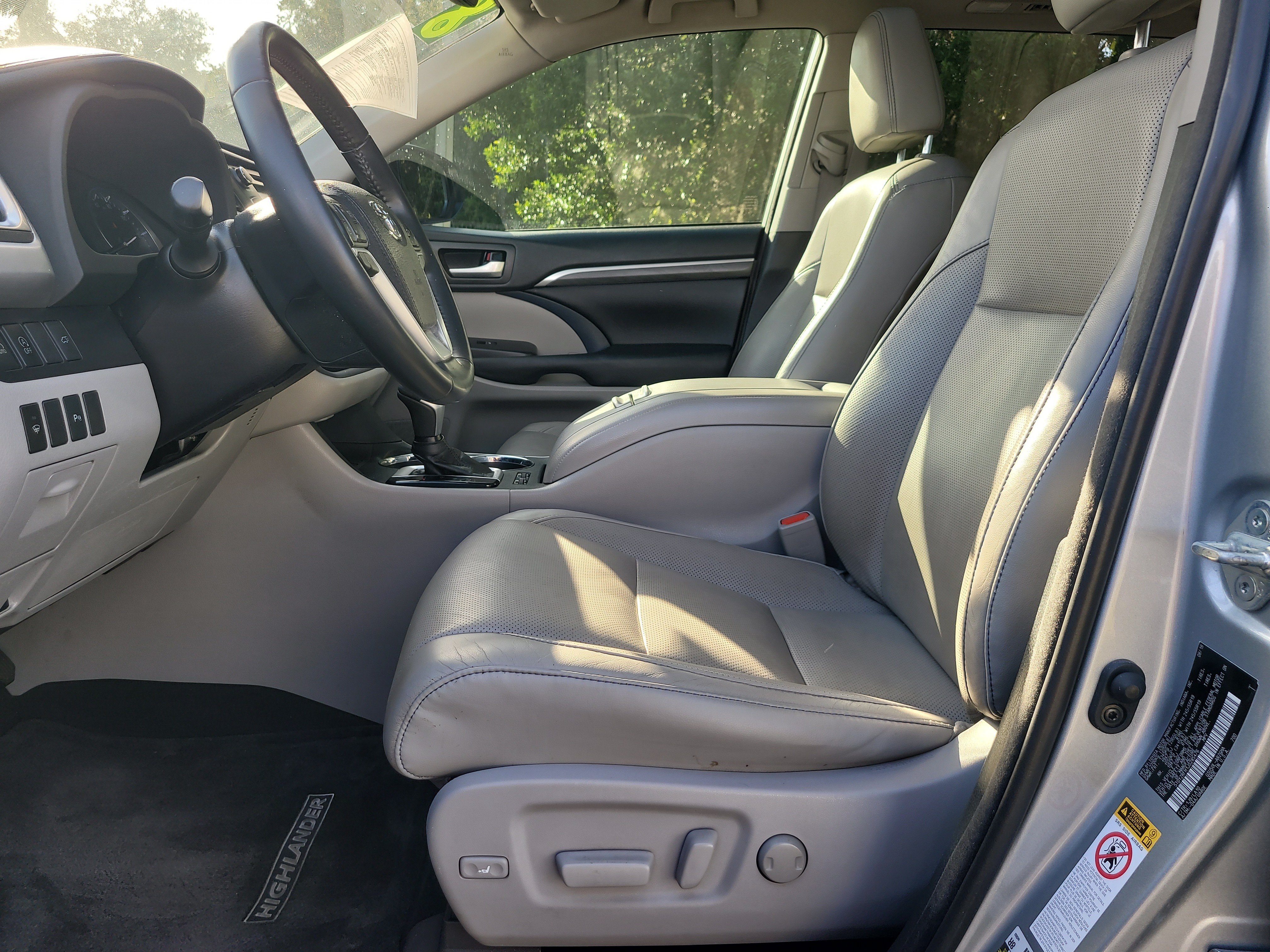 Used 2018 Toyota Highlander Limited FWD image 19