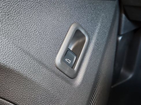 New 2026 Volkswagen Tiguan SEL R-Line AWD/4WD image 17