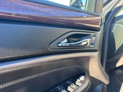 Used 2016 Cadillac SRX Luxury w/ Driver Awareness Package image 17