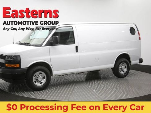 Used 2021 Chevrolet Express 3500 w/ Driver Convenience Package RWD image 53