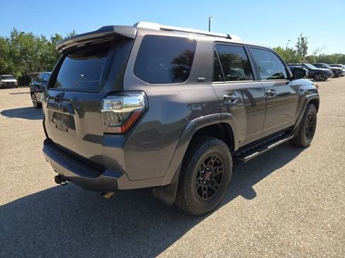Used 2018 Toyota 4Runner SR5 Premium RWD image 5