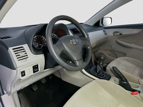 Used 2011 Toyota Corolla image 9