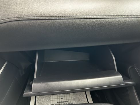 Used 2025 Toyota Corolla Cross XLE FWD image 30