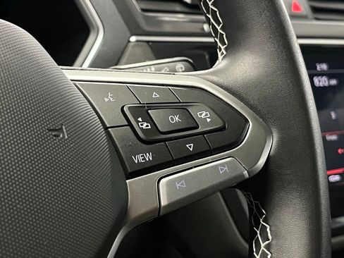 Used 2023 Volkswagen Tiguan SE R-Line image 27