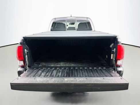 Used 2021 Toyota Tacoma SR5 AWD/4WD image 10