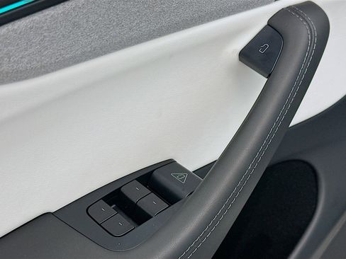 Used 2026 Tesla Model Y Long Range image 15