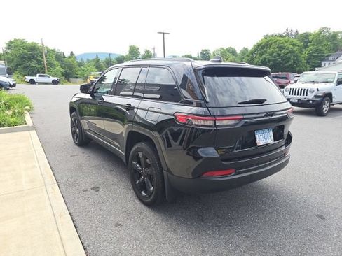 Certified 2024 Jeep Grand Cherokee Altitude AWD/4WD image 4