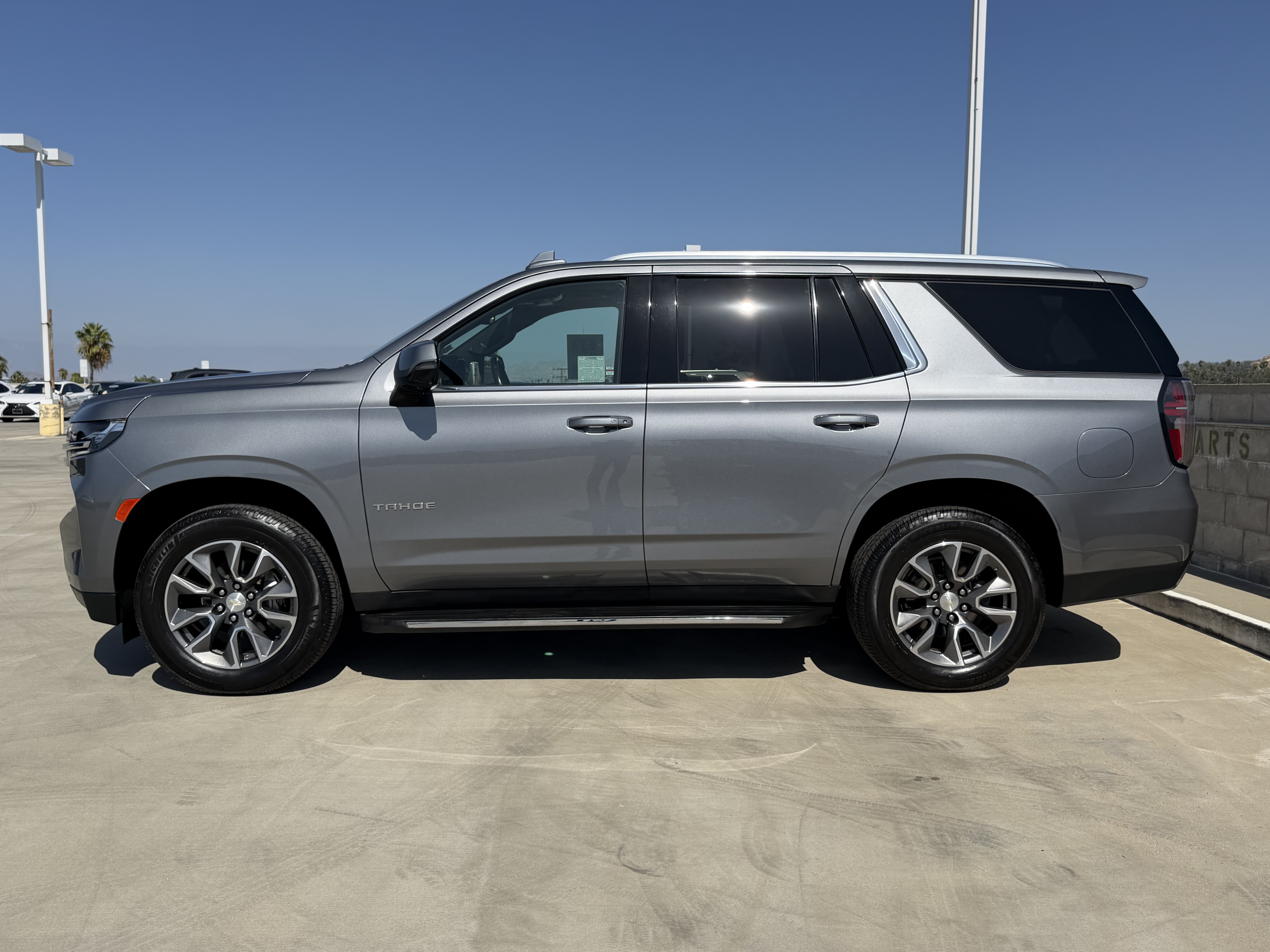 Used 2021 Chevrolet Tahoe LT w/ LT Signature Package RWD image 6