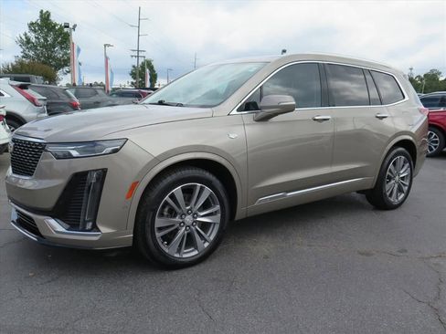 Used 2022 Cadillac XT6 Premium Luxury w/ Technology Package image 8
