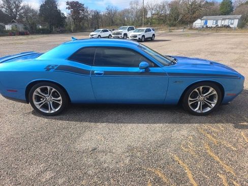 Used 2016 Dodge Challenger R/T Plus image 8