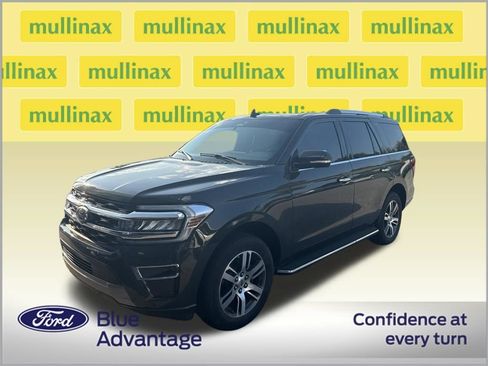 Used 2023 Ford Expedition Limited RWD image 2