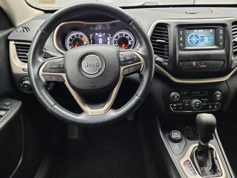 Used 2016 Jeep Cherokee Latitude w/ Safety/Convenience Group AWD/4WD image 22