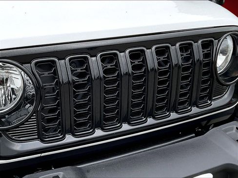 Used 2025 Jeep Wrangler Unlimited Sport AWD/4WD image 32