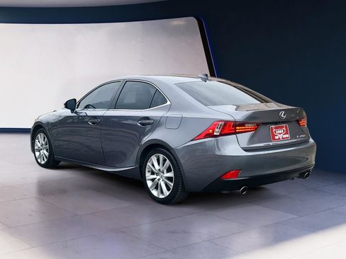 Used 2016 Lexus IS 200t 4dr Sdn image 3