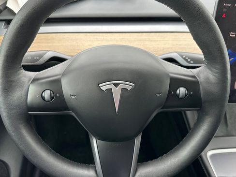 Used 2023 Tesla Model Y Performance image 25