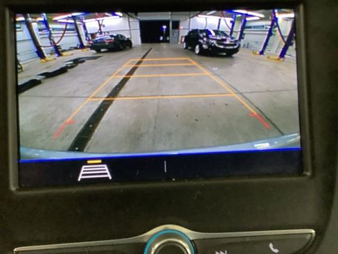 Used 2021 Chevrolet Equinox LT image 12