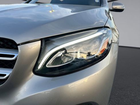 Used 2019 Mercedes-Benz GLC 300 4MATIC image 30