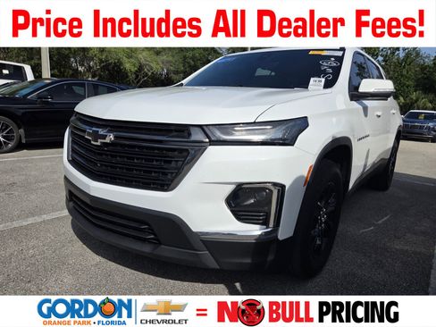 Certified 2023 Chevrolet Traverse LT FWD image 1