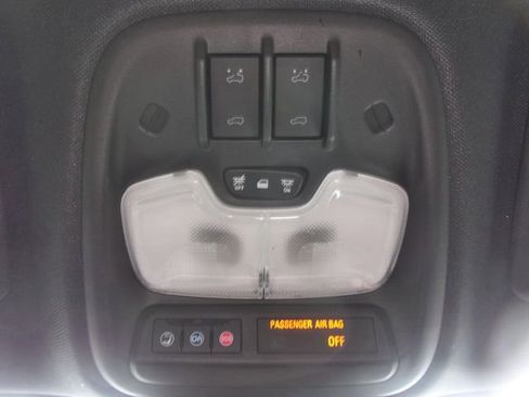 Used 2024 Chevrolet Colorado ZR2 w/ ZR2 Convenience Package III AWD/4WD image 25