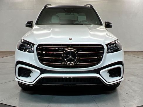New 2026 Mercedes-Benz GLS 580 4MATIC image 8