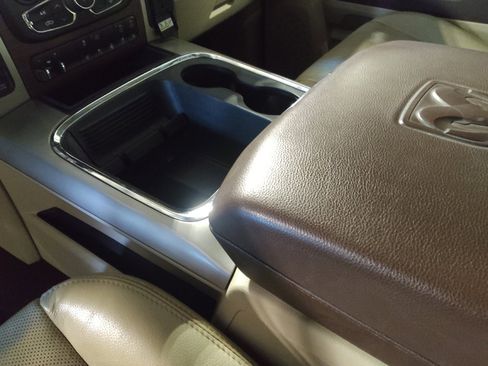 Used 2017 RAM 1500 Laramie w/ Convenience Group image 26