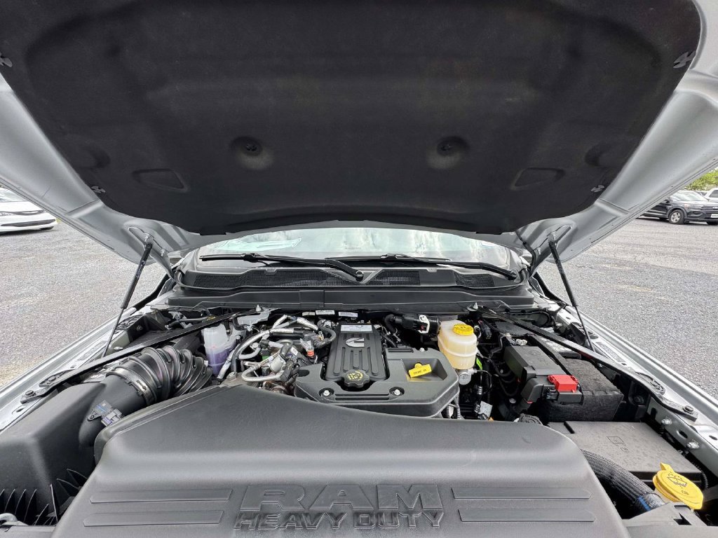 New 2026 RAM 3500 Big Horn AWD/4WD image 12