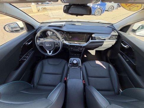 Used 2022 Kia Niro EX Premium w/ Cold Weather Package image 27