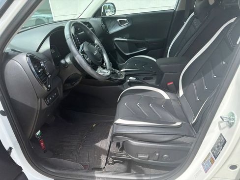 Used 2023 Kia Soul EX FWD image 5
