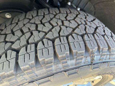 New 2026 GMC Sierra 2500 SLE w/ SLE Convenience Package image 15