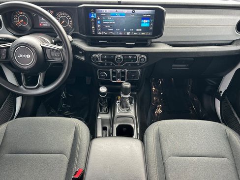 Used 2025 Jeep Gladiator Sport AWD/4WD image 12