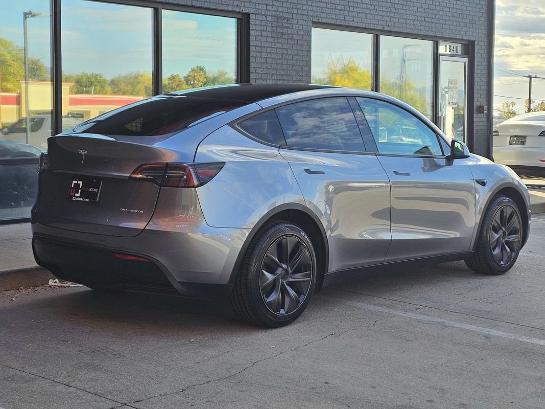Used 2025 Tesla Model Y Long Range AWD/4WD image 10