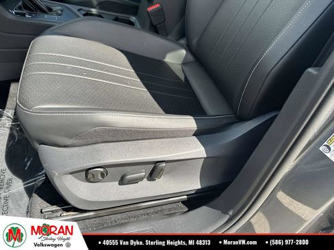 Certified 2023 Volkswagen Tiguan SE FWD image 19