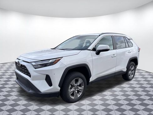 Used 2024 Toyota RAV4 XLE AWD/4WD image 3