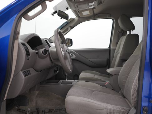 Used 2013 Nissan Frontier SV AWD/4WD image 23