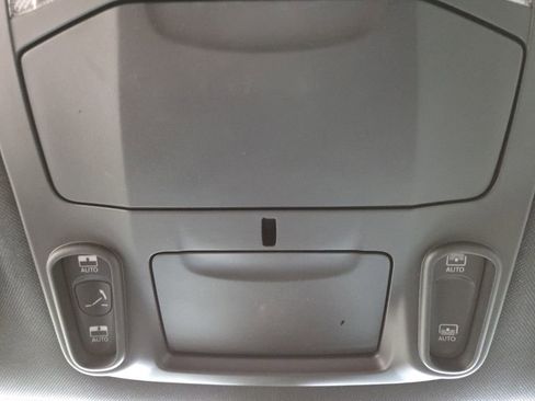 Used 2025 Chrysler Pacifica Limited FWD image 27